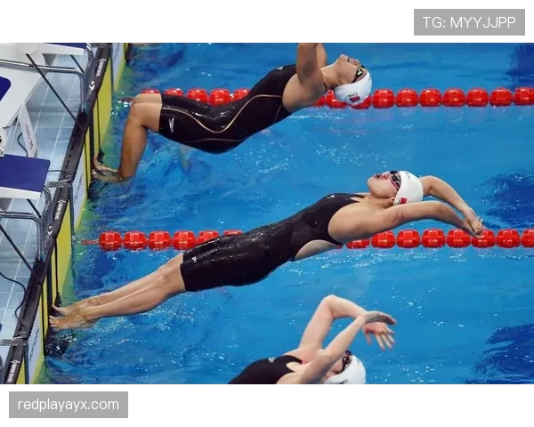 格蕾琴·沃尔什刷新100米仰泳成绩,展现冠军实力 格蕾琴·沃尔什刷新100米仰泳成绩,展现冠军实力