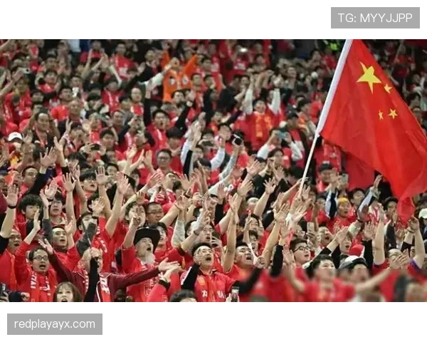 惊天逆转点燃全场！足球杯赛上演绝地反击，精彩表现引爆球迷热情